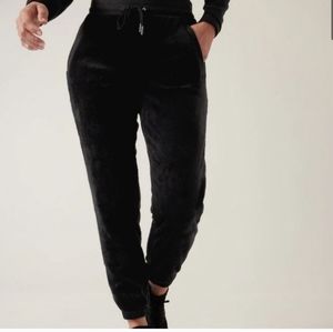 NWT Athleta Cozy Karma Recover Jogger Black Size Medium